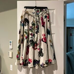 Great skirt for in between seasons!!